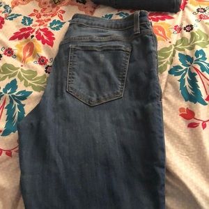 Old Navy Rockstar Distressed Blue Jeans